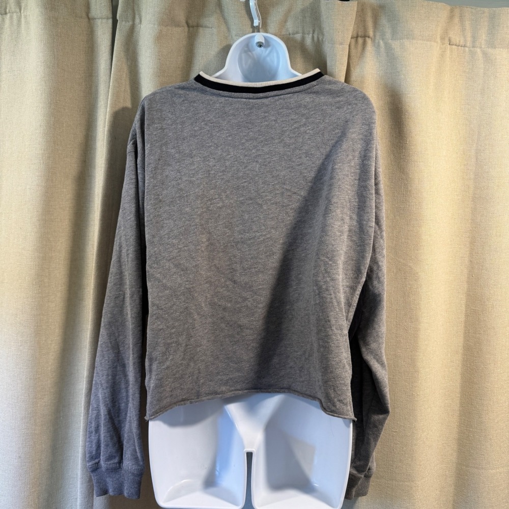 Fila V Neck Long Sleeve Cropped Sweatshirt Gray Black Trim Athleisure - Picture 4 of 6